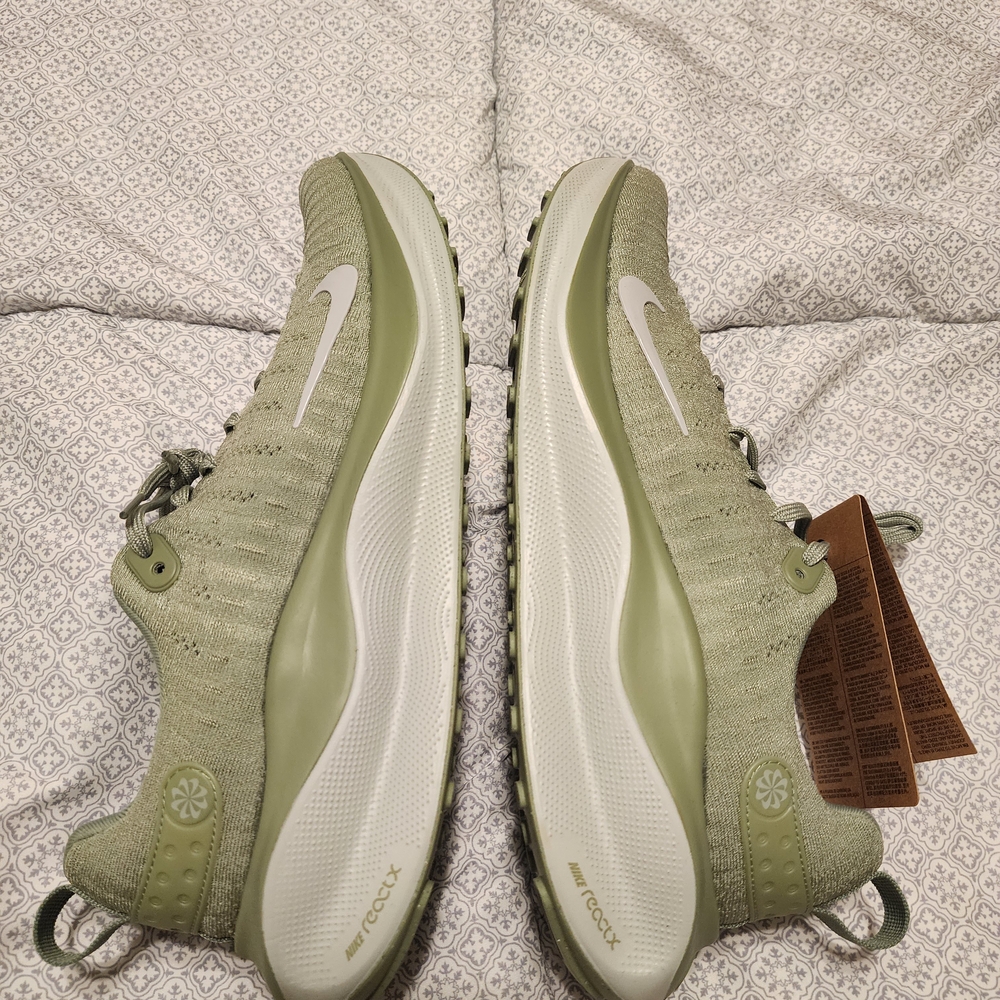Nike Mens Reactx Infinity Run 4 Brand New Never Worn Size 11. no box